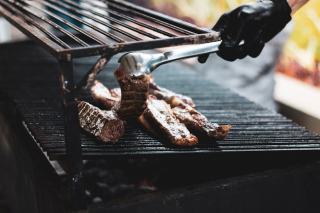 Aiguillettes de canard au barbecue : recette marinée grillée