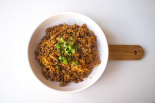 Bœuf aux oignons à la chinoise : recette sautée rapide et savoureuse