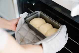 Brioche de Noël : recette moelleuse parfumée à la fleur d'oranger et fruits confits