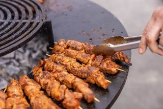 Brochettes apéritives : 5 idées rapides pour l'apéro