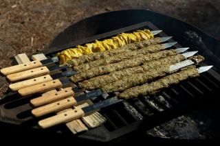 Brochettes d'abats pour 4 : recette grillée à la braise ou plancha