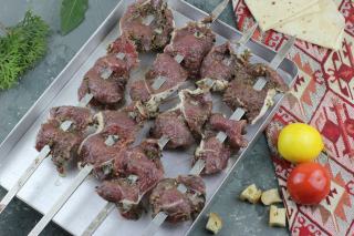 Brochettes de canard aux abricots : recette estivale sucrée-salée au barbecue