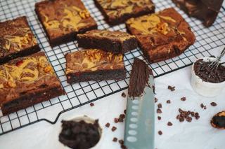 Brownie au cacao en poudre : recette moelleuse et intense