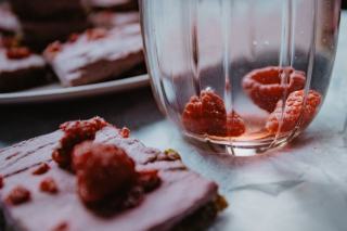 Charlotte aux framboises sans gélatine pour 6 : recette légère