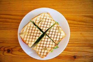 Club sandwich réinventé de Ricardo : recette fraîche et créative