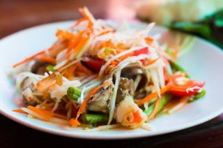 Coleslaw asiatique : recette croquante au sésame et sauce soja