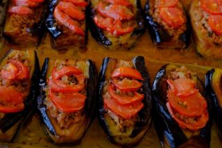 Courgettes farcies : recette classique à la viande hachée gratinée au four