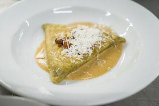 Crêpes salées au foie gras : recette festive élégante pour l'apéritif