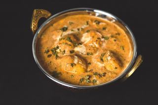 Curry aux patates douces et cacahuètes, recette vegan