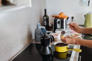 Fondue au chocolat sans appareil : recette conviviale façon maison
