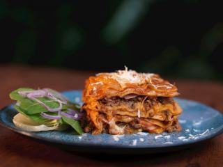 Lasagnes pour 6 personnes : recette bolognaise généreuse