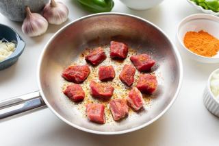 Marmite aux trois viandes : recette mijotée et généreuse