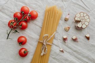 Mini farfalle aux tomates et thon : recette rapide et légère