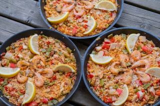 Paella pour 30 personnes : recette festive grande tablée