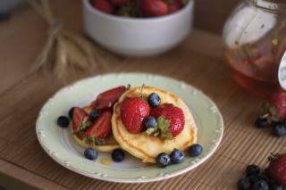 Pancakes pour 2 personnes : recette rapide du petit-déjeuner