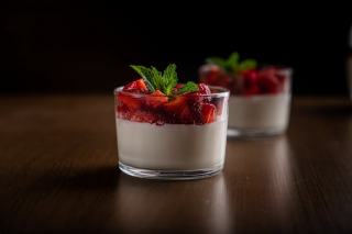Petites panna cotta salées aux crevettes et lait de coco