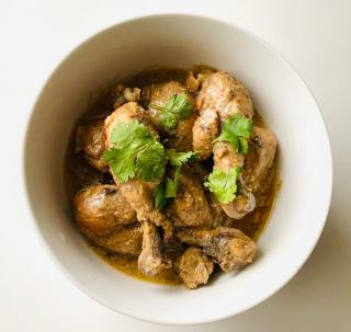 Poulet aux morilles et à la crème : recette festive au vin jaune
