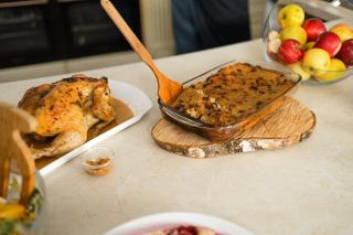 Canard en cocotte : recette mijotée fondante aux herbes