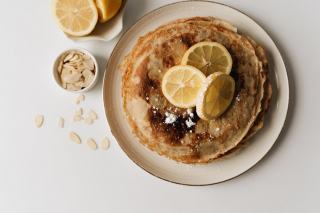 Crêpes épaisses de grand-mère : recette moelleuse et dorée