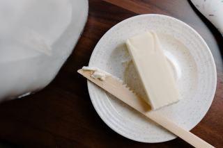 Beurre d'ail maison : recette simple pour parfumer tous vos plats
