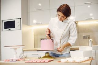 Biscuit Joconde : recette de base pour entremets et charlottes