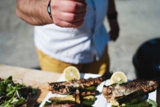 Demi-langouste grillée à la plancha : recette express