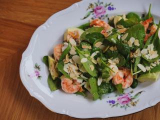 Salade crevettes, avocat, mesclun et agrumes - Recette légère