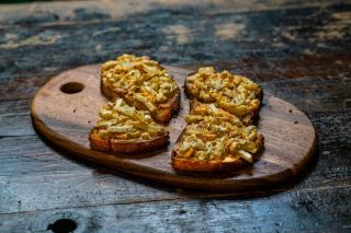 Toast foie gras sur gâche beurrée - Recette festive vendéenne