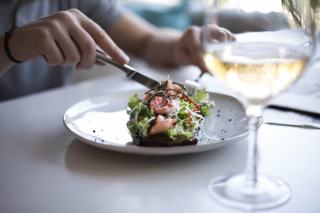 Trouspinette : recette du vin de prunelles vendéen maison parfumé