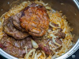 Épaule de sanglier en daube : recette de gibier mijotée