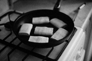 Frites à la poêle : recette croustillantes sans friteuse