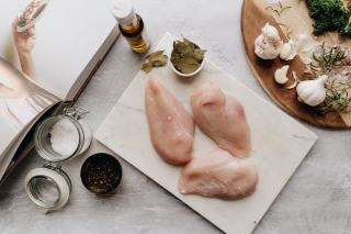 Galantine de poulet : recette de charcuterie festive maison