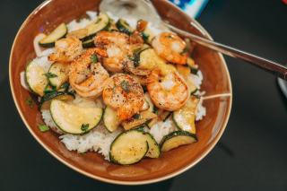 Gambas géantes grillées au four : recette simple et festive