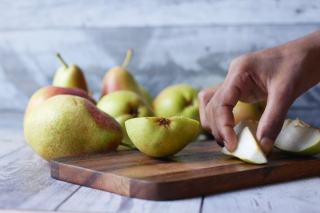 Gâteau aux poires de grand-mère : recette moelleuse et parfumée