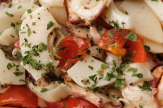 Lamelles d'encornets : recette rapide à la poêle ou plancha