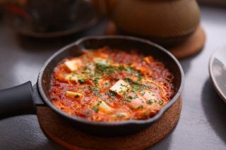 Lotte pochée en fusion de thym moutardée : recette gastronomique