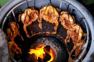 Pigeon rôti flambé au cognac, sauce vierge : recette gastronomique