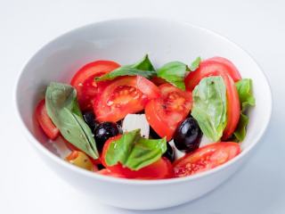 Salade sicilienne : recette méditerranéenne aux légumes grillés