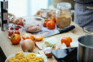 Saumonette à la tomate : recette de roussette en sauce méditerranéenne