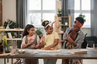 Sucettes lapins de Pâques en chocolat : recette créative pour enfants