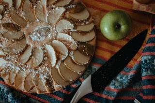 Tarte aux pommes à la migaine : recette alsacienne crémeuse