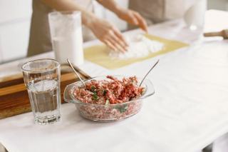 Tourte à la viande pour 3 personnes : recette familiale réconfortante
