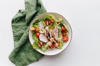 Salade magret grillé et chèvre chaud pour 4 personnes