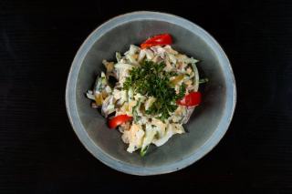 Salade de pilpil maison : recette facile aux poivrons grillés
