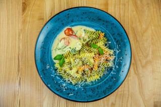 Sauce crème fraîche-ciboulette : recette fraîche et rapide pour accompagner