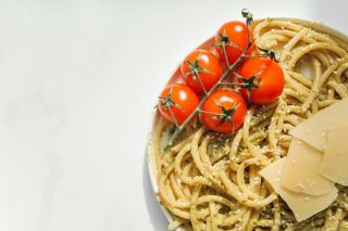 Sauce pesto sans parmesan : recette vegan et savoureuse