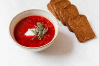Verrines betterave, Boursin et radis : apéritif coloré